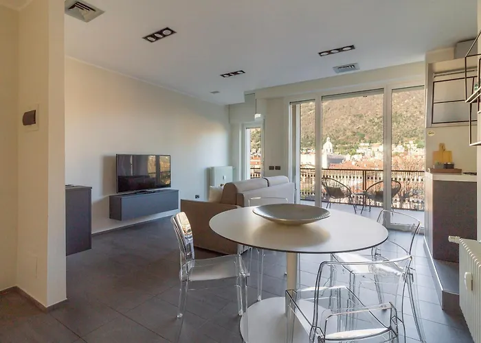 アパート Cathedral View Trilocale コモ